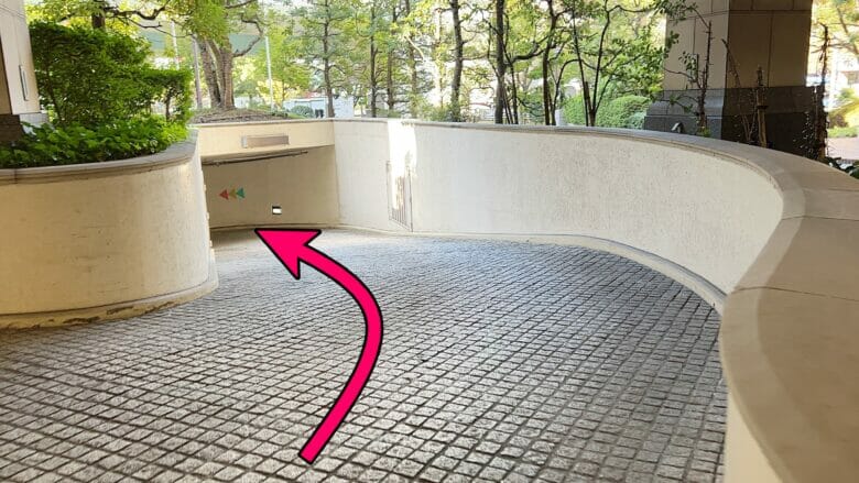 リッツカールトン大阪 駐車場 料金 割引 無料 優待 入口 入り方