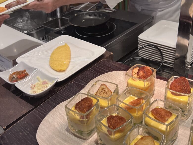 シェラトングランデトーキョーベイ ビュッフェ 朝食 料金 時間