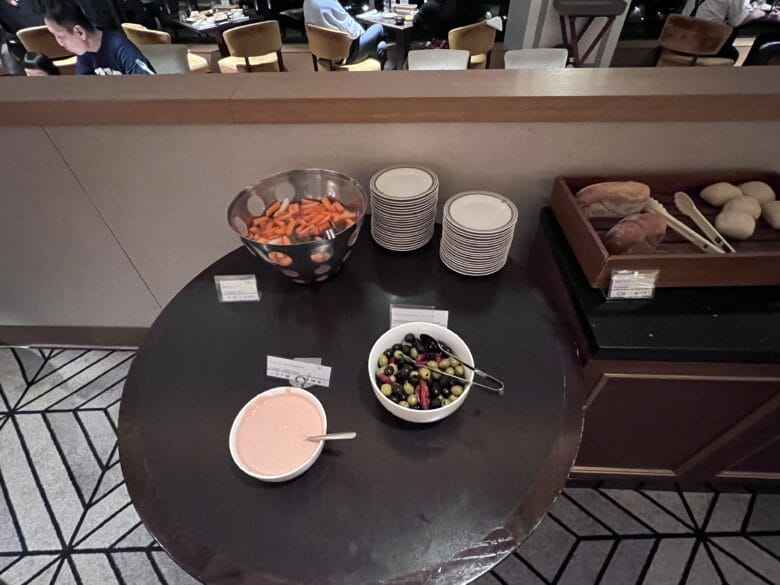 シェラトングランデトーキョーベイ クラブラウンジ アルコール 夜ご飯