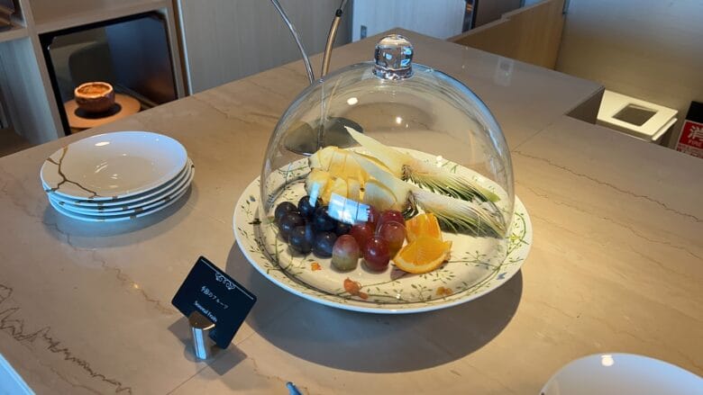 大阪ステーションホテル クラブラウンジ スペシャリティサロン 軽食