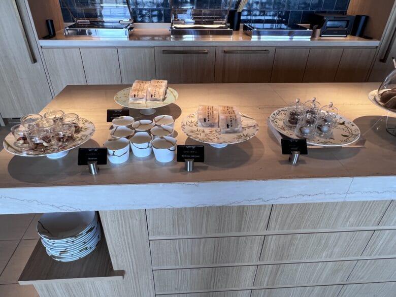 大阪ステーションホテル クラブラウンジ スペシャリティサロン 軽食