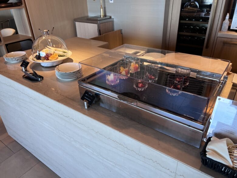 大阪ステーションホテル クラブラウンジ スペシャリティサロン 軽食