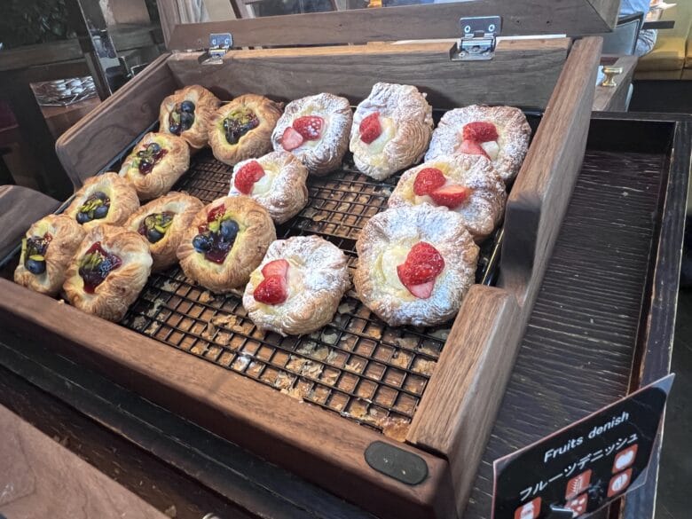 東京マリオットホテル　朝食　朝ご飯　パン